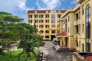 Front of property - Cua Dai Beach Hotel (Da Nang)
