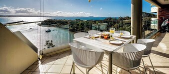 Beachfront Beauty in Buddina