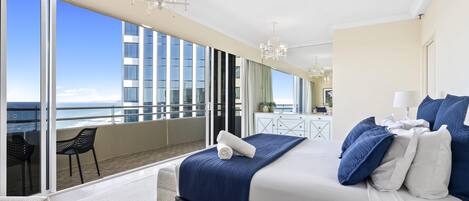 3 bedrooms, in-room safe, iron/ironing board, Internet