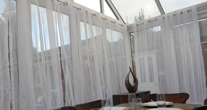 Modern, stylish and well located en-suite rooms with parking