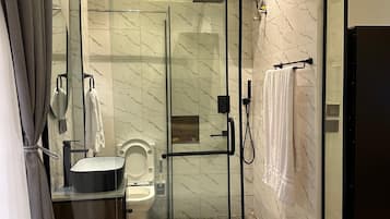 Amenidades de baño ecológicas, secadora de cabello, bidet, toallas