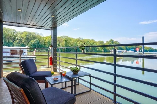 Houseboat : Une Maison sur L'eau