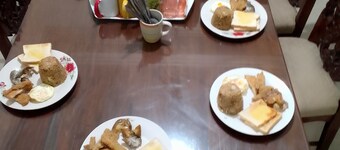 Room 104 at Liezels B & B, is a Dorm room for up to 8 friends or family members.