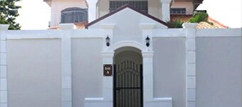 Room 104 at Liezels Bed & Breakfast,  is a Dorm room for families or friends.