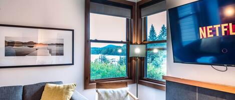 电视、壁炉、立体声音响、办公室