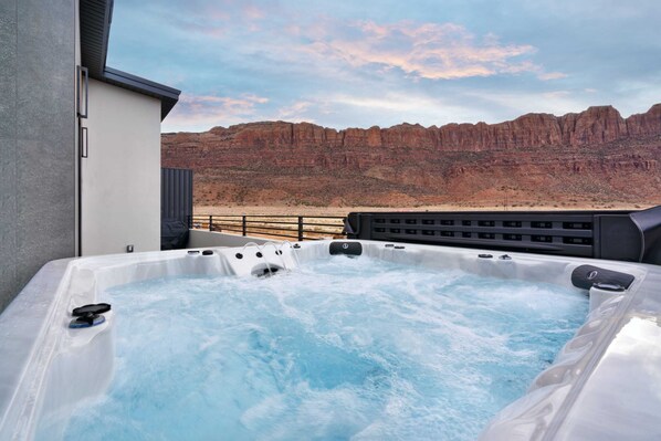 Bain à remous extérieur