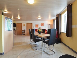 Comfort House, 3 Bedrooms | Dining - Comfy Holiday Home in Burg Reuland With Sauna, Terrace, BBQ (Burg-Reuland)