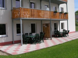 Balcony - Comfy Holiday Home in Burg Reuland With Sauna, Terrace, BBQ (Burg-Reuland)