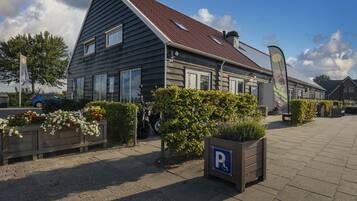 Comfort Chalet, 2 Bedrooms | Exterior