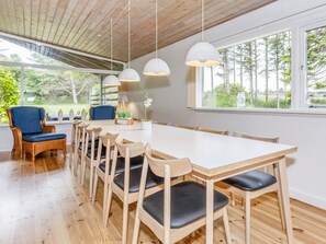 Nhà phong cách cổ điển, 4 phòng ngủ | Khu ăn uống