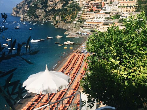Apartment at the Foot of Mt. Vesuvius