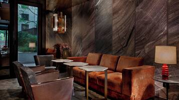 Área de estar no saguão