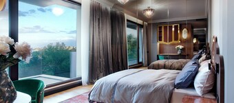 Room12