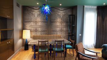 Apartemen Superior, pemandangan kota | Ruang makan