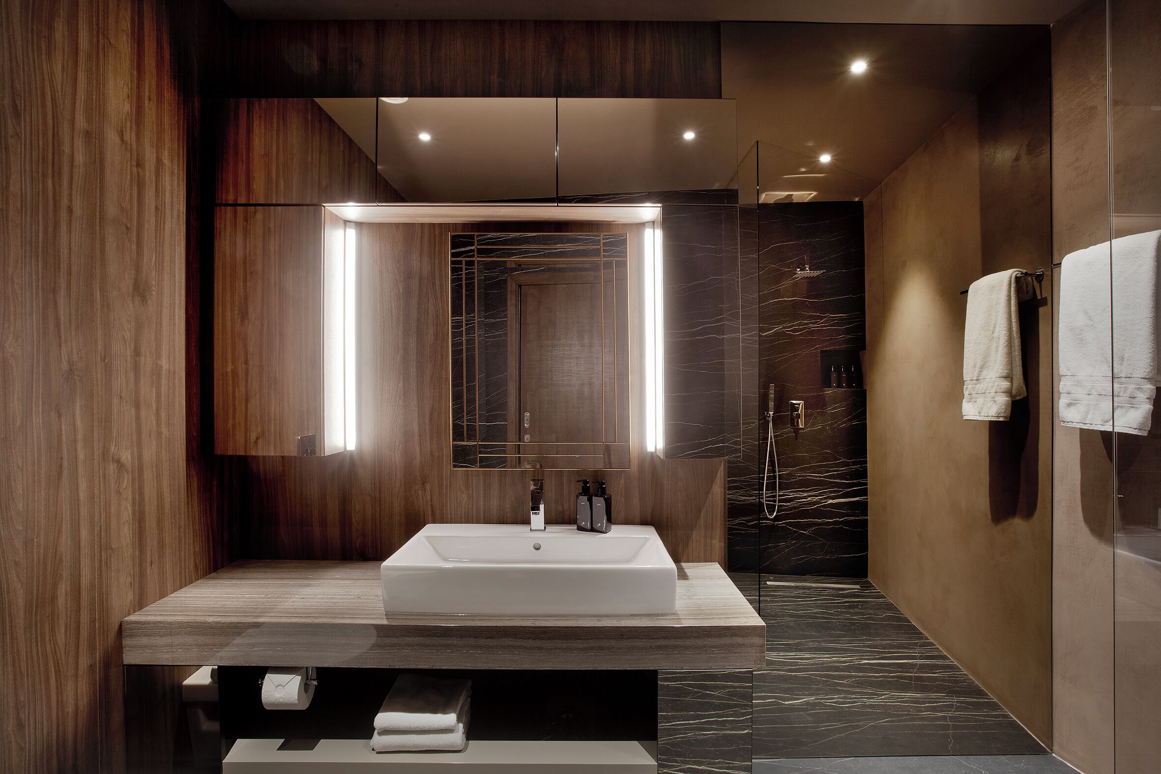 Deluxe Apartment, 2 Bedrooms, City View | Bathroom | Separate tub and shower, hair dryer, bathrobes, slippers