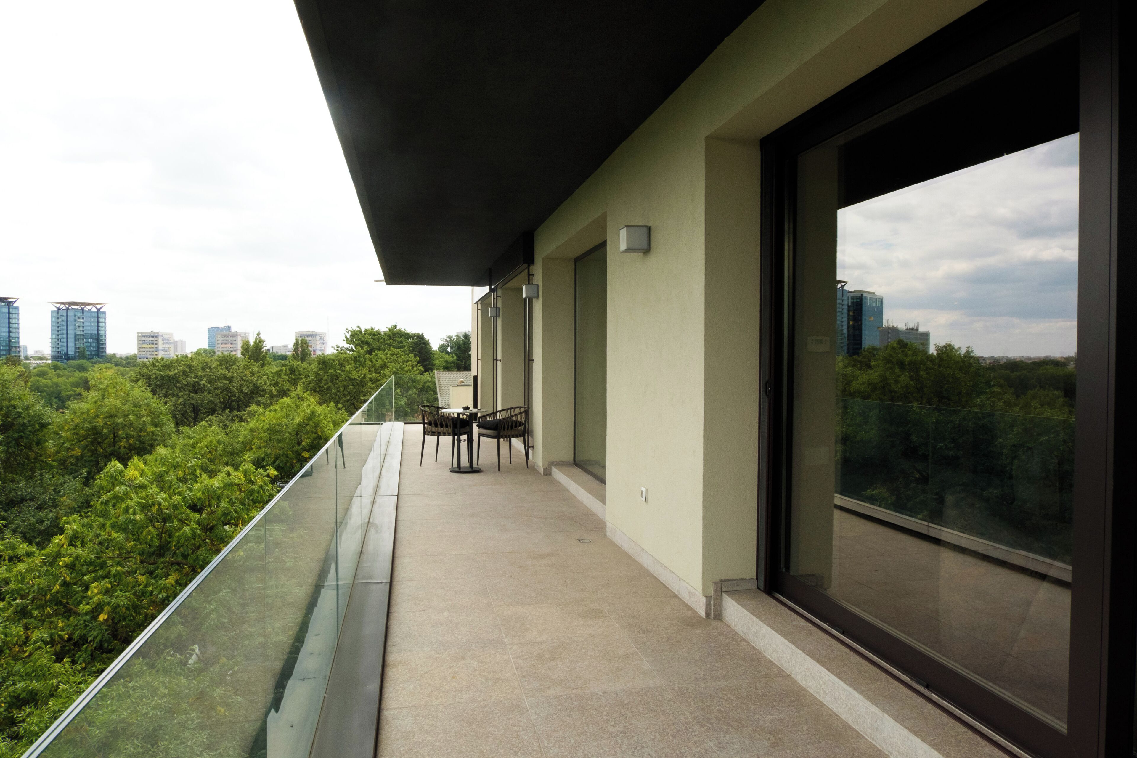 Luxury Apartment, 2 Bedrooms, Partial Lake View | Terrace/patio