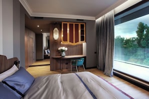 Appartement Luxe, 2 chambres, vue partielle sur le lac | Coffres-forts dans les chambres, bureau