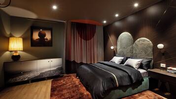 Caja de seguridad en la habitación y escritorio