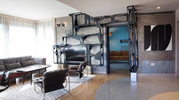 Deluxe-huoneisto, näköala puistoon | Oleskelualue | Tulostin