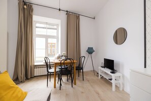 Individually decorated, individually furnished, iron/ironing board - ShortStayPoland Krakowskie Przedmieście (Lublin)