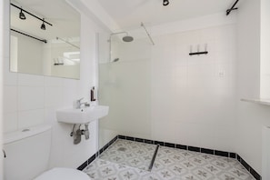 Classic Studio Suite, City View | Bathroom - ShortStayPoland Krakowskie Przedmieście (Lublin)