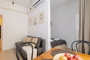 Individually decorated, individually furnished, iron/ironing board - ShortStayPoland Krakowskie Przedmieście (Lublin)