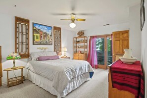 3 bedrooms, iron/ironing board, WiFi, bed sheets - 60' Honeoye Lakefront | Dock | Kayaks | Lake View (Honeoye)