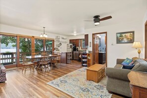 Smart TV - 60' Honeoye Lakefront | Dock | Kayaks | Lake Views (Honeoye)