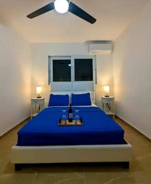 2 slaapkamers, een strijkplank/strijkijzer, gratis wifi, beddengoed