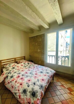 1 chambre, fer et planche à repasser, Wi-Fi, draps fournis