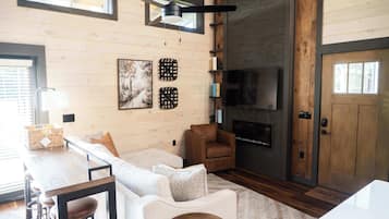 电视、壁炉、办公室