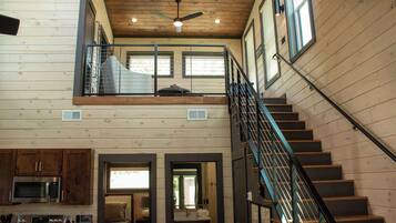 1 bedroom, desk, iron/ironing board, WiFi