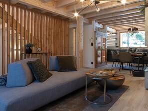 TV, fireplace - Modern chalet in Vars with Wifi and indoor parking (Vars)