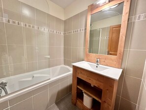 Bathroom - Apartment Vars, 3 bedrooms, 8 persons (Vars)