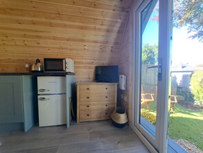 Cabin | Interior - Beautiful and Cosy Garden Pod Saintives (St Ives)