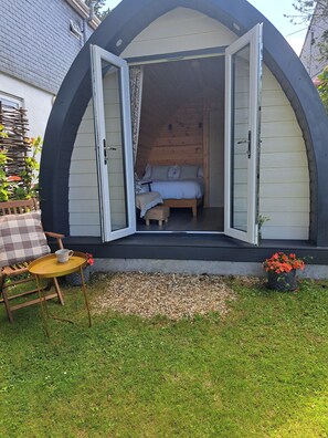 Terrace/patio - Beautiful and Cosy Garden Pod Saintives (St Ives)