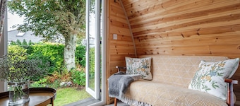 Beautiful and Cosy Garden Pod Saintives