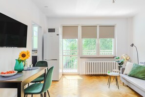 Appartement Classique, balcon, vue cour intérieure