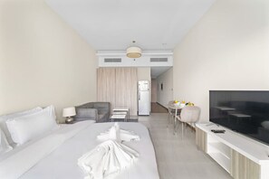 Iron/ironing board, WiFi, bed sheets