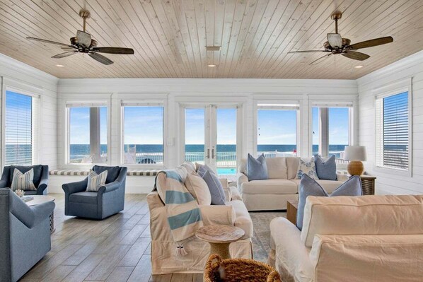 Smart TV, DVD player