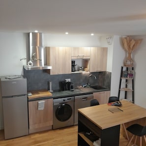 Microwave, stovetop, dishwasher - Magnificent T3 duplex Montpellier Centre historique (Montpellier)