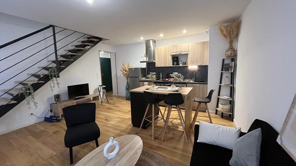 Living area - Magnificent T3 duplex Montpellier Centre historique (Montpellier)