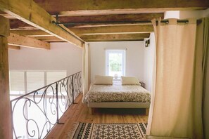 6 camere, Wi-Fi (a pagamento), lenzuola