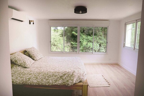 6 bedrooms, free WiFi, bed sheets