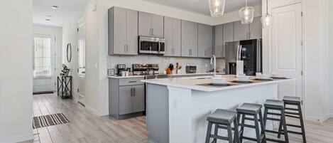 House (3 Bedrooms) | Property amenity