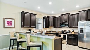 Nhà (6 Bedrooms) | Tiện nghi, dịch vụ nơi lưu trú