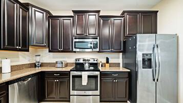 House (6 Bedrooms) | Property amenity