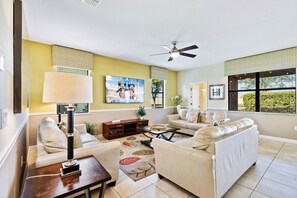 House (6 Bedrooms) | Property amenity - 1467 Rolling Fairway Drive (Davenport)