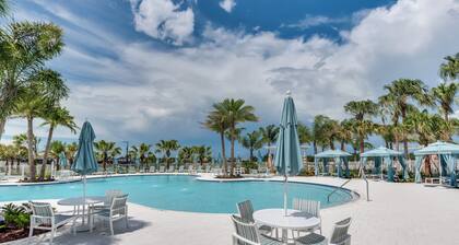 1640 Tropical Palms Circle