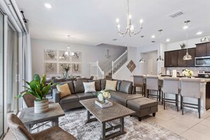 House (5 Bedrooms) | Property amenity - 1326 Lava Tree Drive (Davenport)